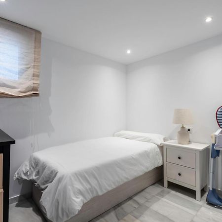 Alcazaba Beach Apartment 埃斯特波纳 外观 照片