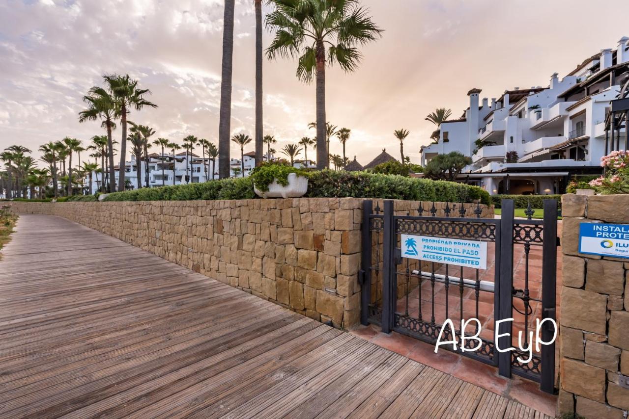 Alcazaba Beach Apartment 埃斯特波纳 外观 照片