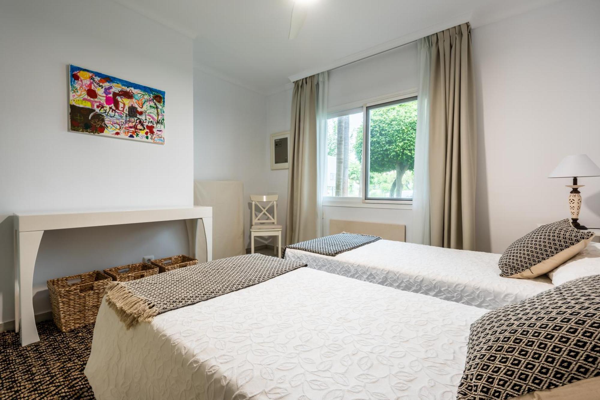 Alcazaba Beach Apartment 埃斯特波纳 外观 照片