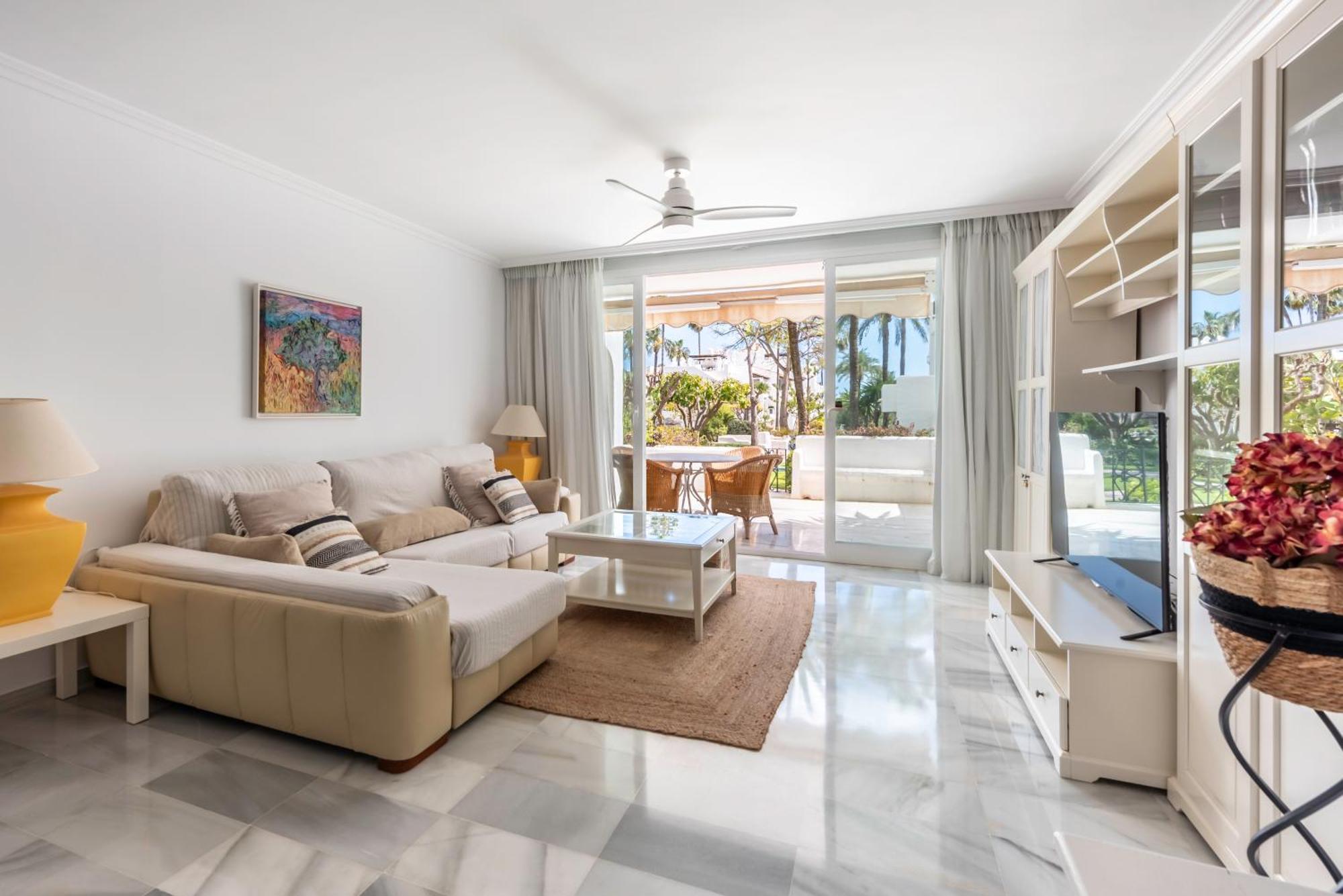 Alcazaba Beach Apartment 埃斯特波纳 外观 照片